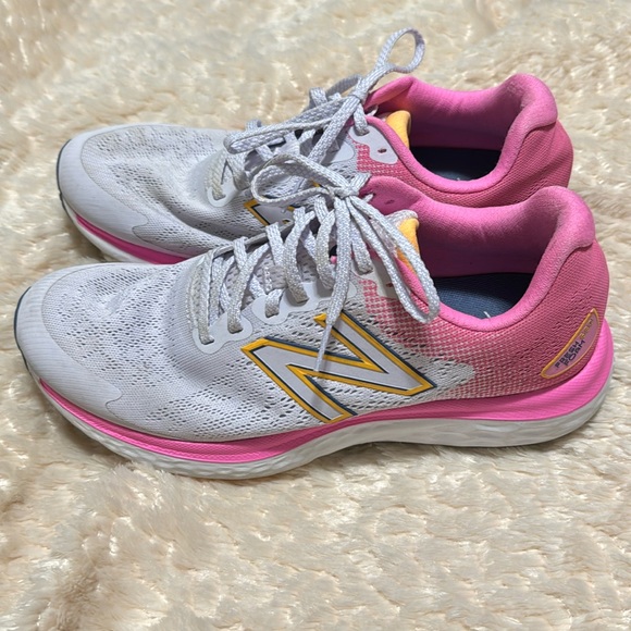 New Balance 680 - Fresh Foam - Pink and White Ladies - Picture 1 of 8